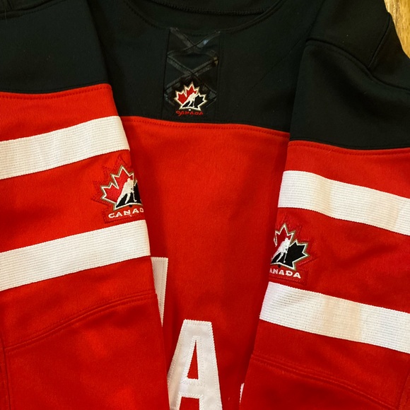 Team Canada official 2014 Nike jersey. Small - Picture 3 of 4